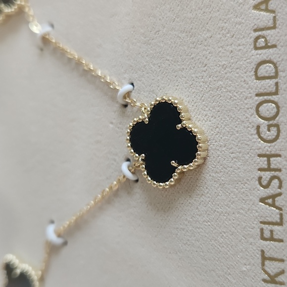 NWT ❗️  Parker & Grey  14 kt flash gold plated necklace 4 clover lucky charms - Picture 7 of 8